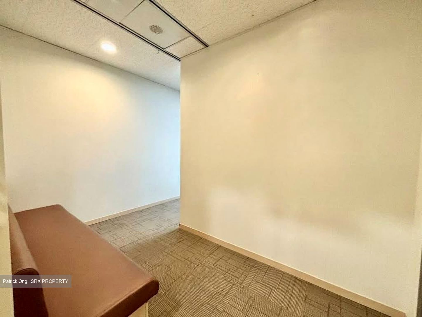 United Square (D11), Office #546344441